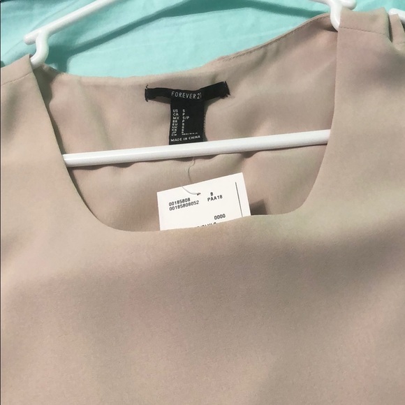 Tan dressy crop top - Picture 2 of 3